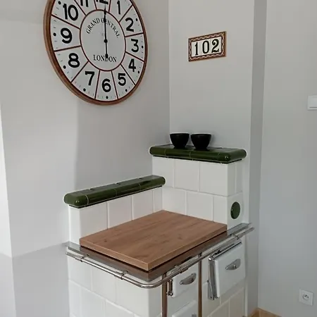102 Hébergement de vacances *